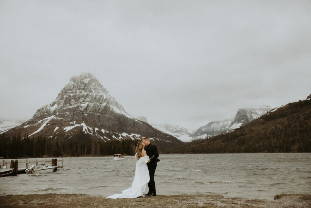 The Best Places to Elope in Glacier National Park (With All the Dreamy Vibes)