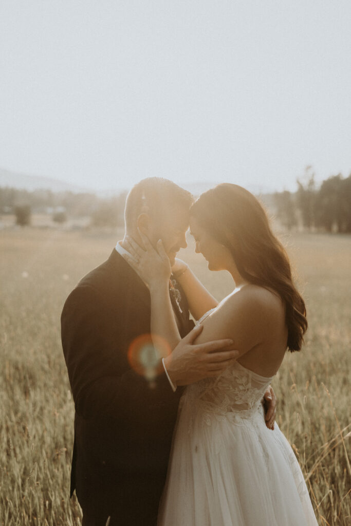 cute golden hour pictures of the newlyweds
