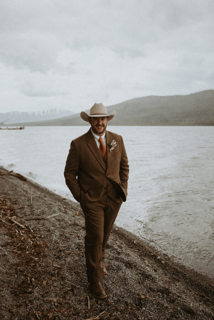 picture of the groom during his bridal session