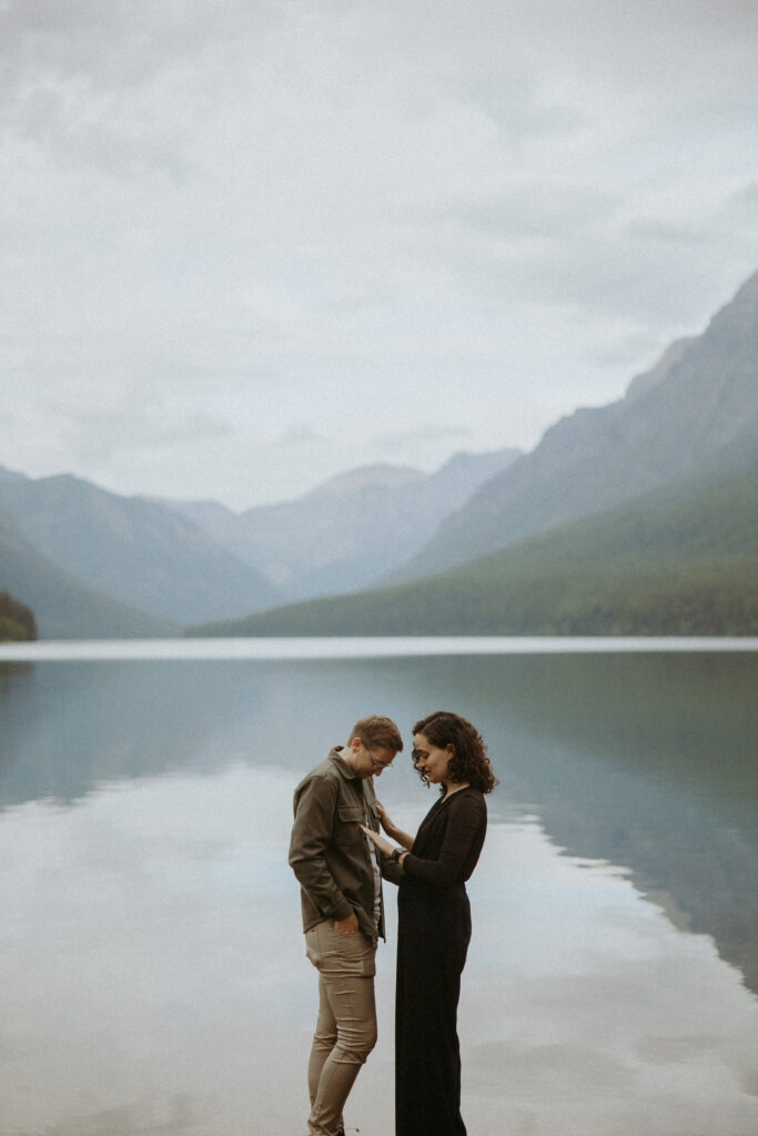 Couple at their dream photoshoot in glacier Park