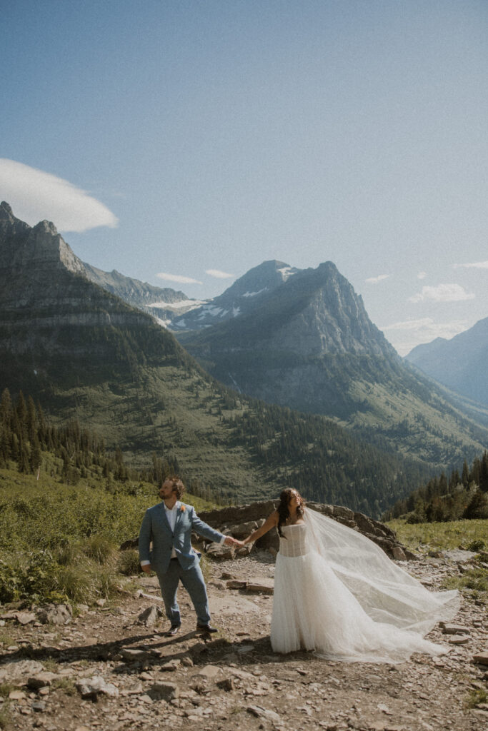 Picture of the newly married couple holding hands