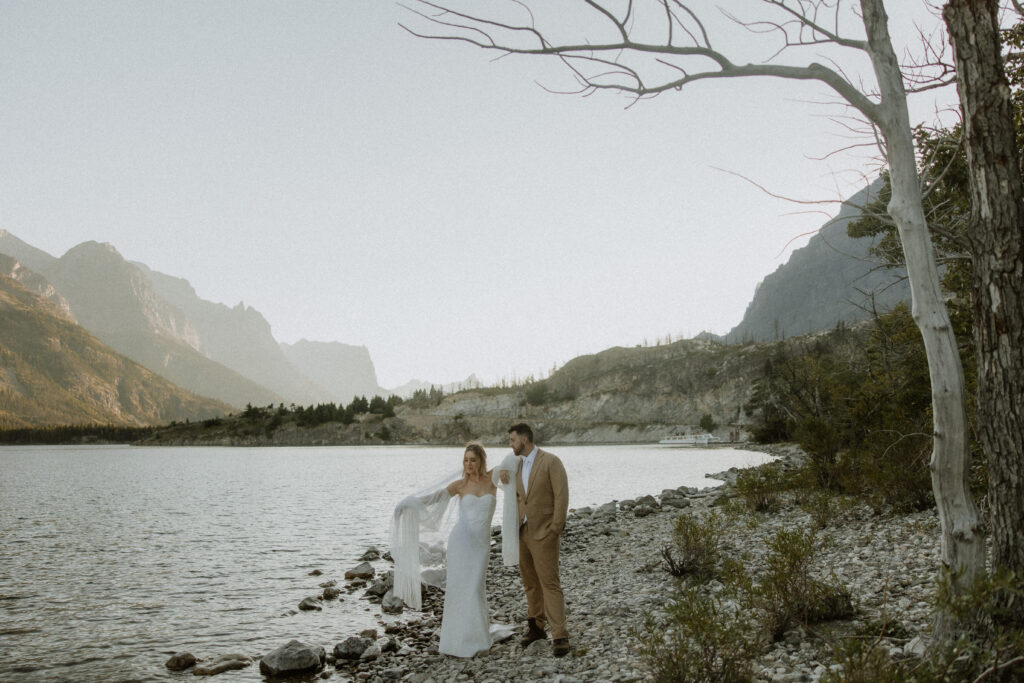 Elegant and timeless bridal session