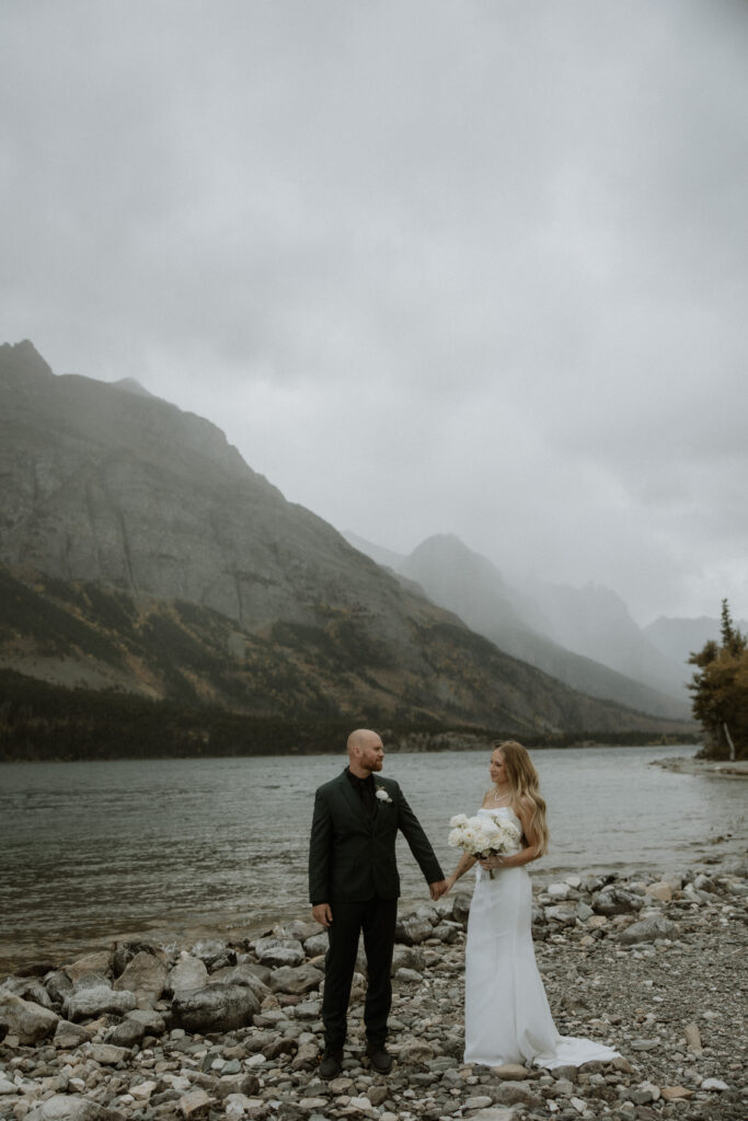 cute picture of the newlyweds kissing