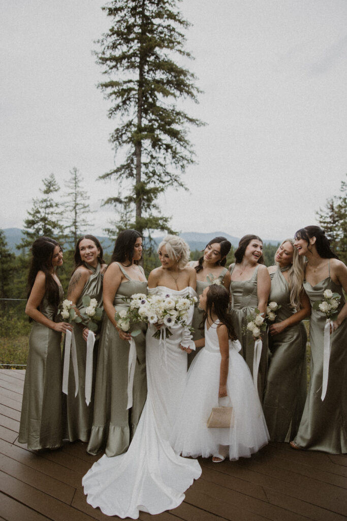 cute picture of the bride and her bridesmaids before the ceremony