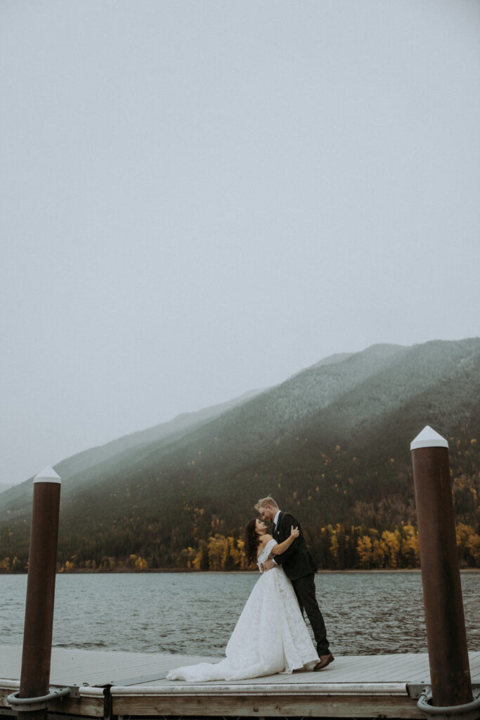 Picture of the newly married couple kissing