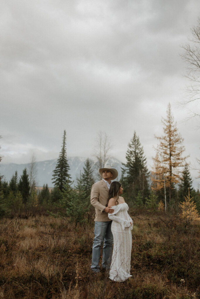 West Glacier Elopement Photos With Cozy Fall & Snowy Mountain Vibes