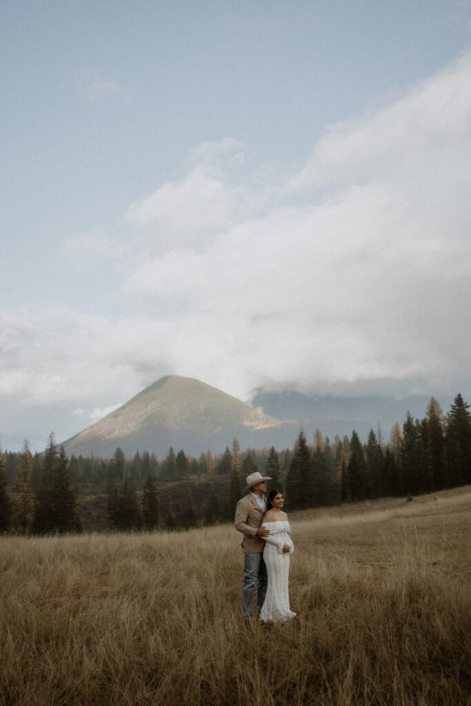 couple hugging during their bridal session